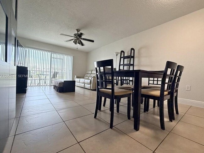 Photo - 721 SW 113th Way Unidad 721