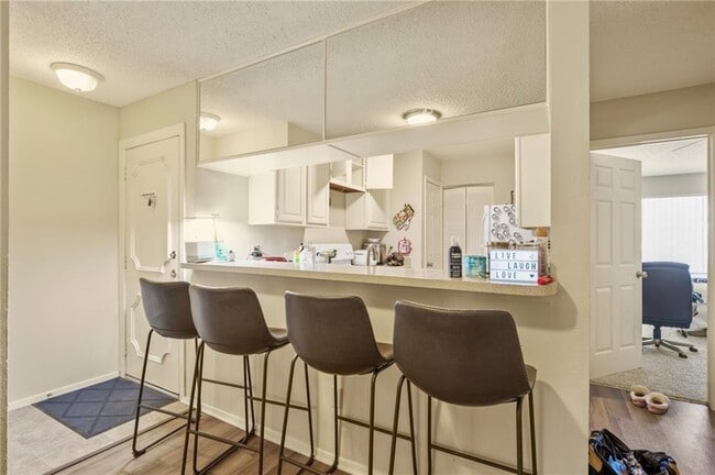 Photo - 806 W 24th St Unit 228