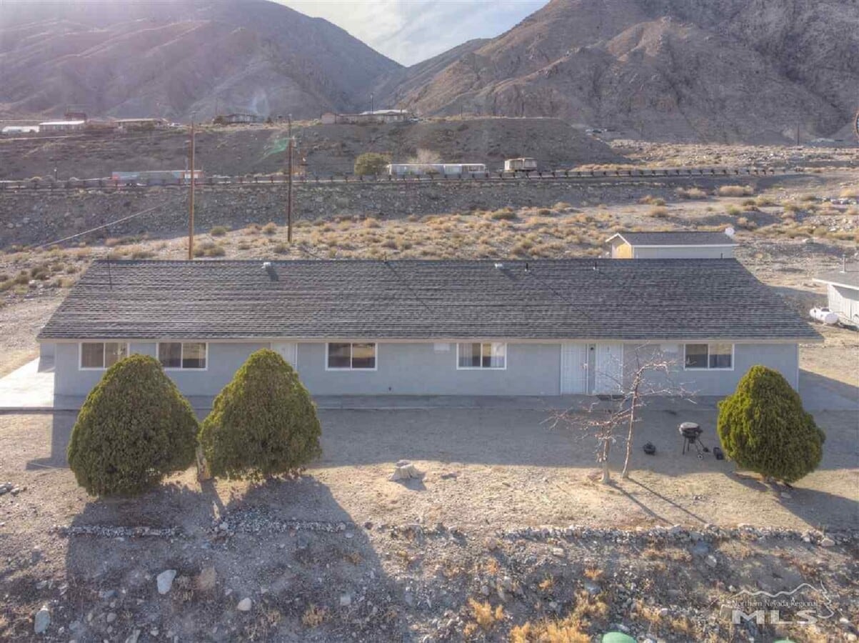 The Triplex at Walker Lake - 150 Cliff House Rd Unit Tinyhouse at Walker Lake