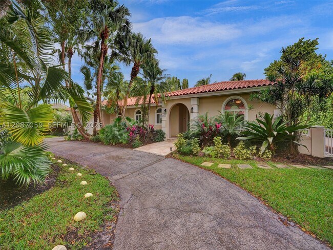 Photo - 1541 Tagus Ave
