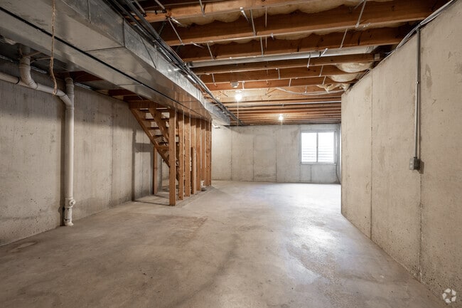 3BR, 2.5BA - 1350 SF