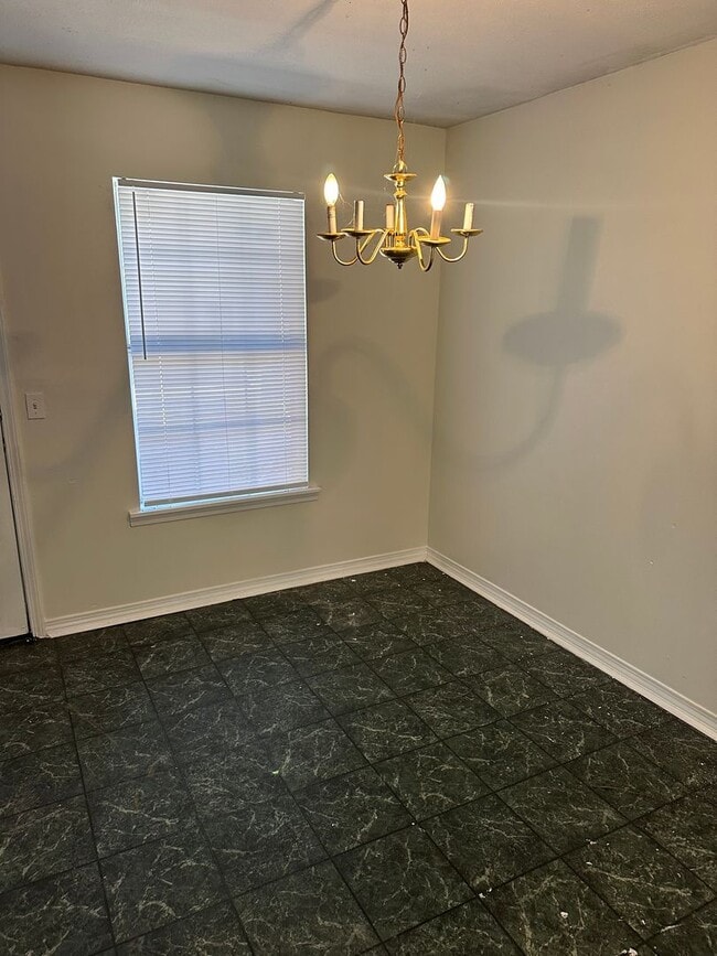 Photo - 114 Kadens Kove