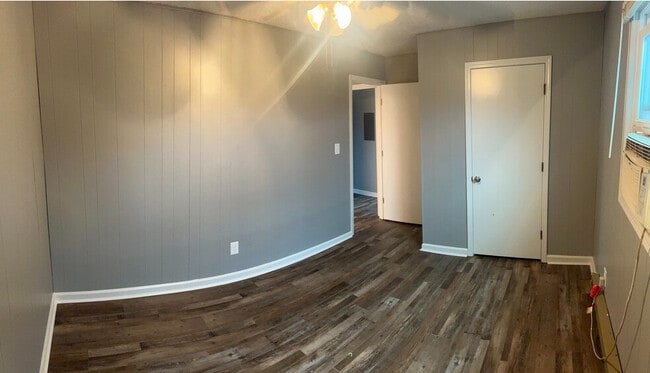 Photo - Old Gray Manor