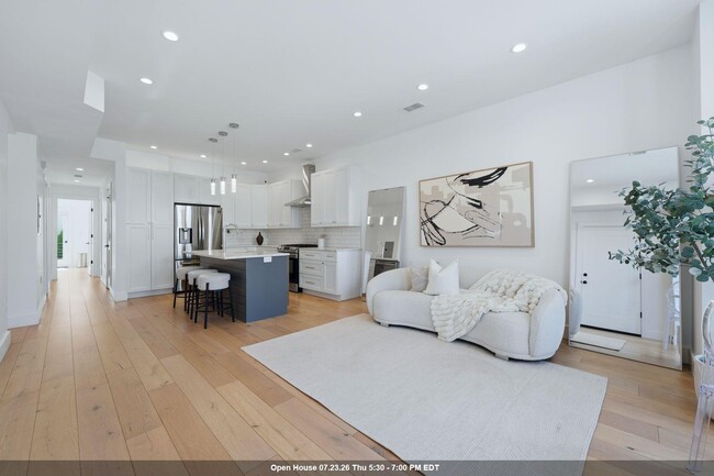 Building Photo - 2602 Palisade Ave Unit 1