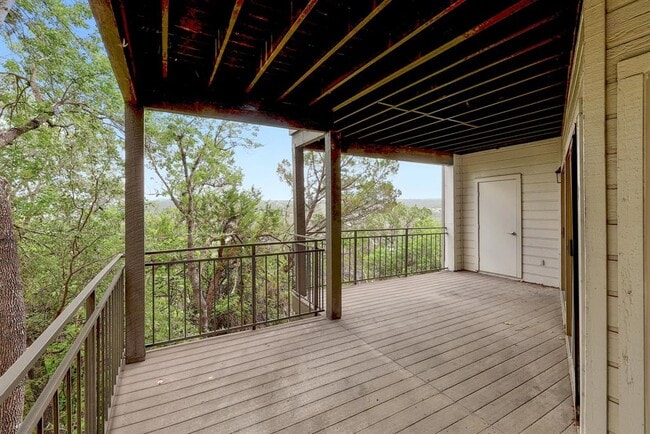 Building Photo - 6000 Shepherd Mountain Cove Unit 503