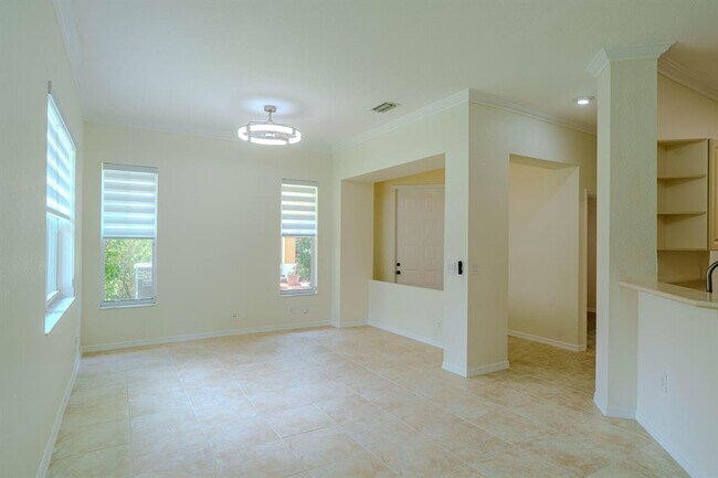 5733 NW 119th Dr