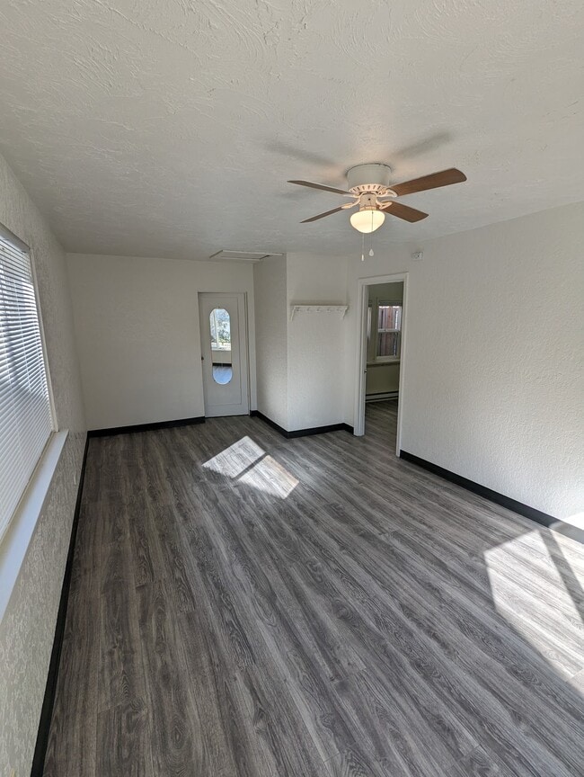 Photo - 615 Division St NW