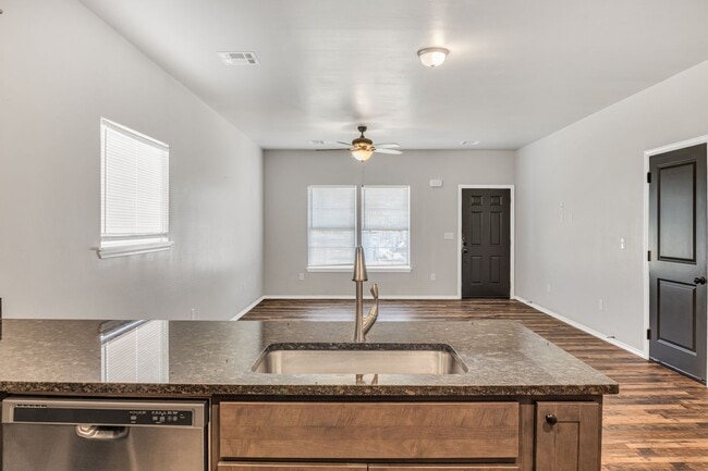 Photo - 1613 Timber Ridge Dr