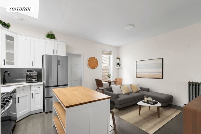 Building Photo - 566 Quincy St Rental