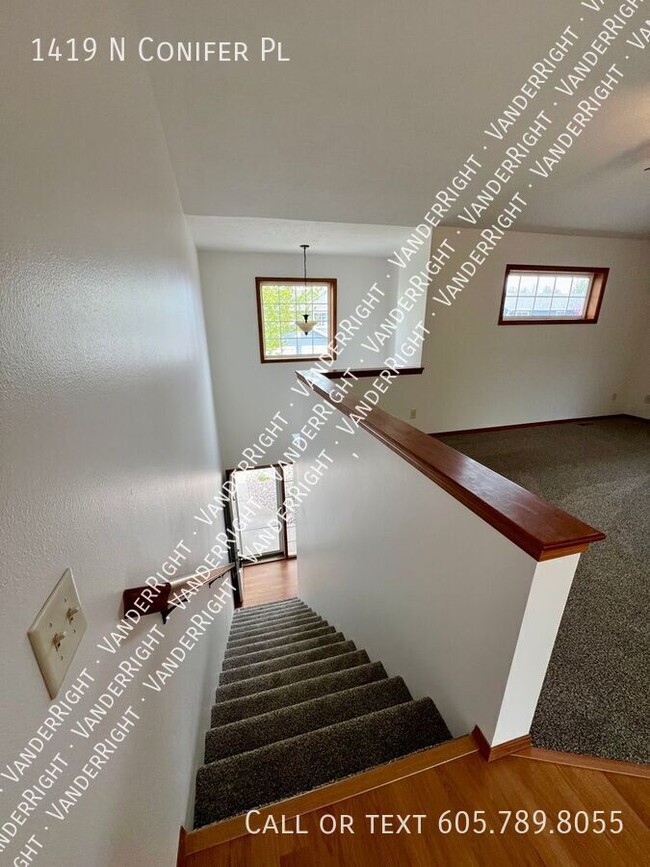 Photo - 1419 N Conifer Pl