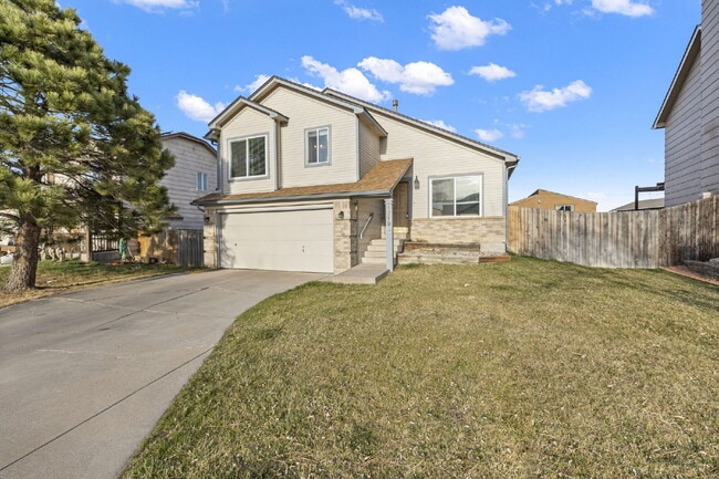 Photo - Convenient, Comfortable, and Close to Fort Carson and I-25! – 3BR Tri-Level in Colorado Springs!