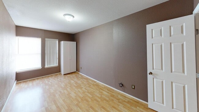 Photo - 904 Purple Martin Ct