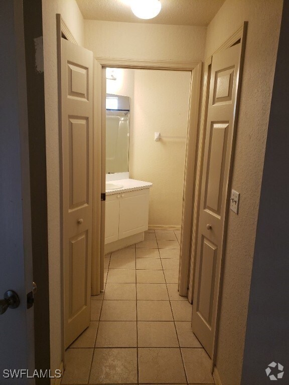 Building Photo - 123 NE 16th Pl Rental