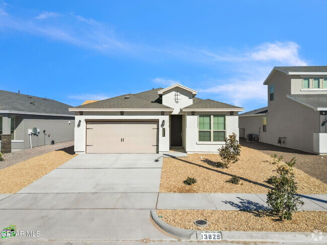 Building Photo - 13829 Madero Dr Rental