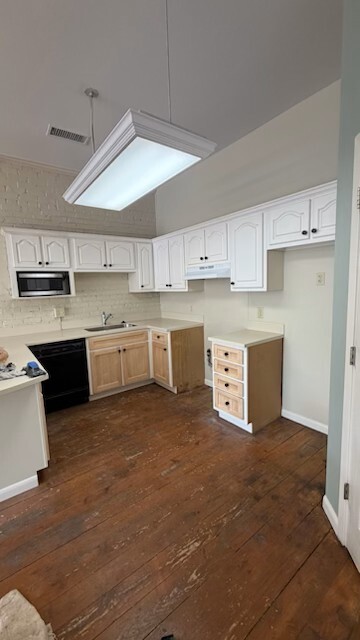 Photo - 515 S Main St Unit Woodard Properties