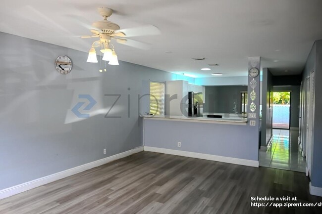 Photo - 9761 Riverside Dr