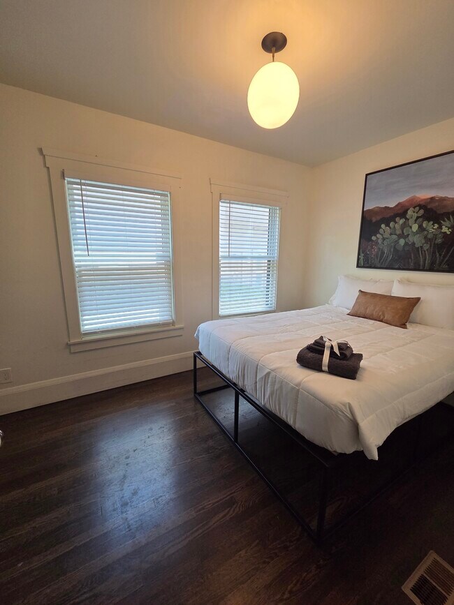 Photo - 2631 Regent St Unidad 2631 A