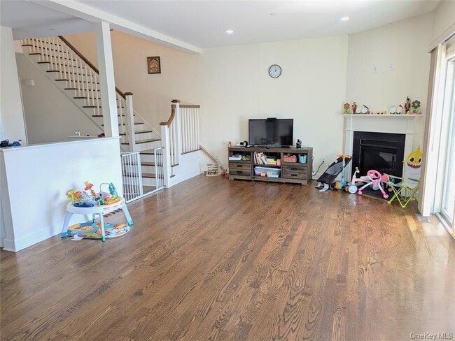 Photo - 304 Boulder Ridge Rd