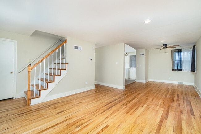 Photo - 3936 Walnut St