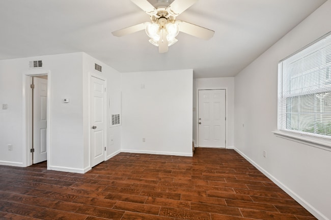 Photo - 713 Heavens Dr