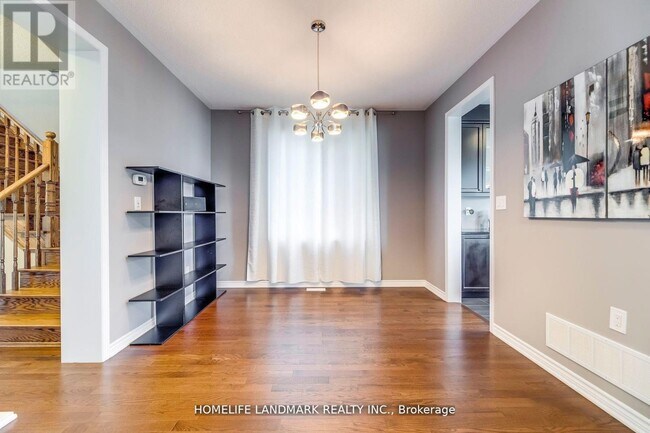 Photo - 186 Degraaf Cres