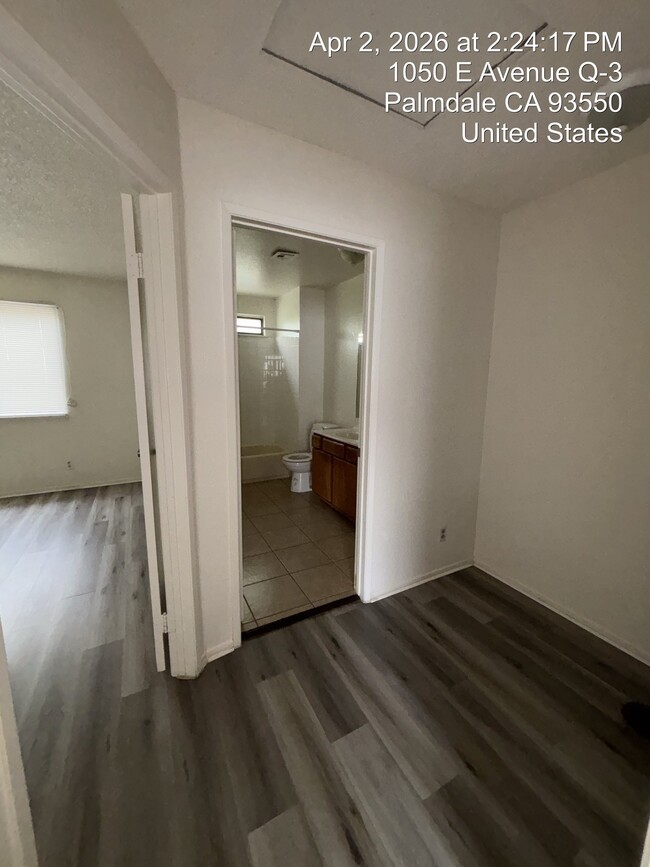 Photo - 1050 E Ave Q3