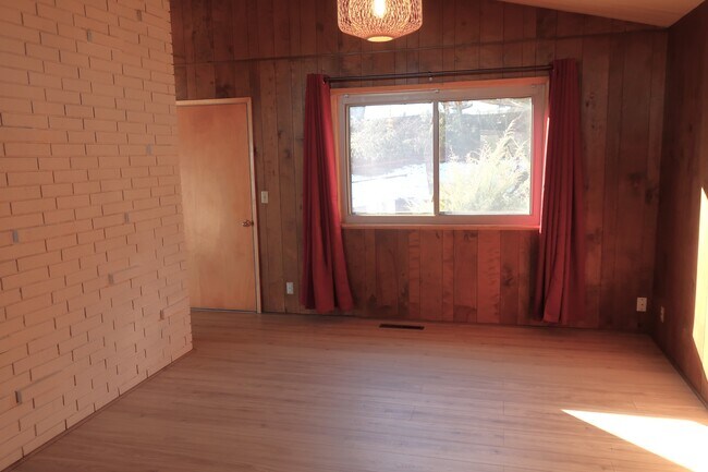 Photo - 2405 Lester Rd