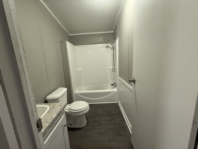 Building Photo - 3131 S Oliver Dr