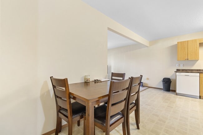 Photo - 12015-12015 Royal Oaks Dr