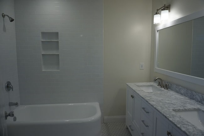 2ND BATHROOM - 5061 Packard St