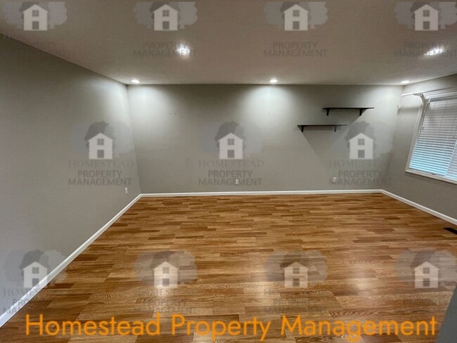 Photo - OUTSTANDING KEIZER LOCATION!