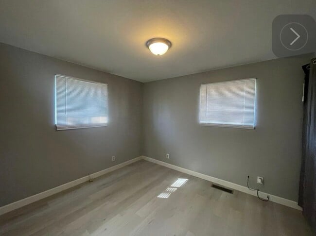 Photo - 709 Mackenzie Dr