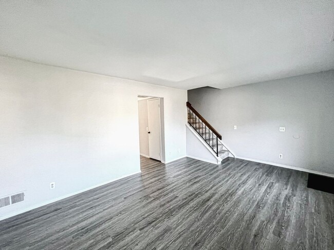 Photo - Recently Renovated Contemporary Apartment In Lovely Mosbys Landing