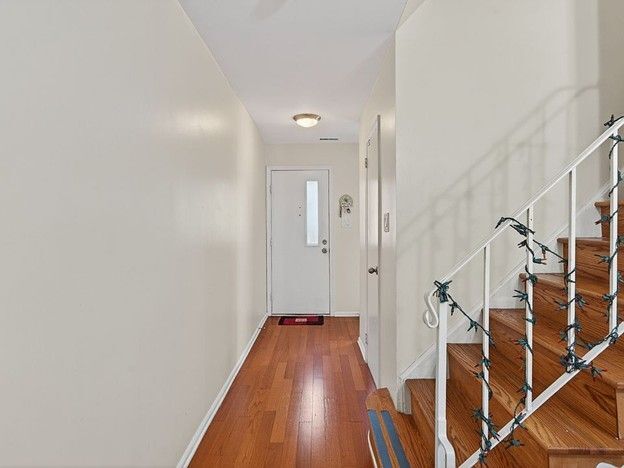 Photo - 133 Woodgate Ln