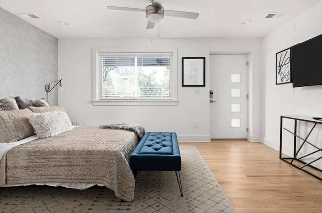 Photo - 1136 Crescent Ave NE Unidad FL2-ID1356309P