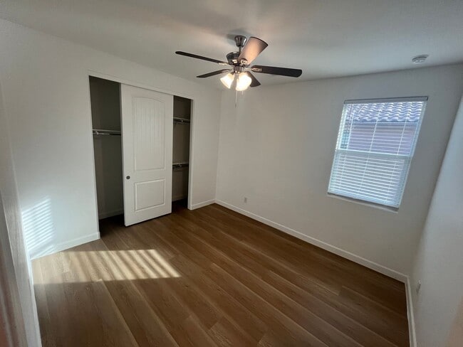 2880 N Riverdale Ln