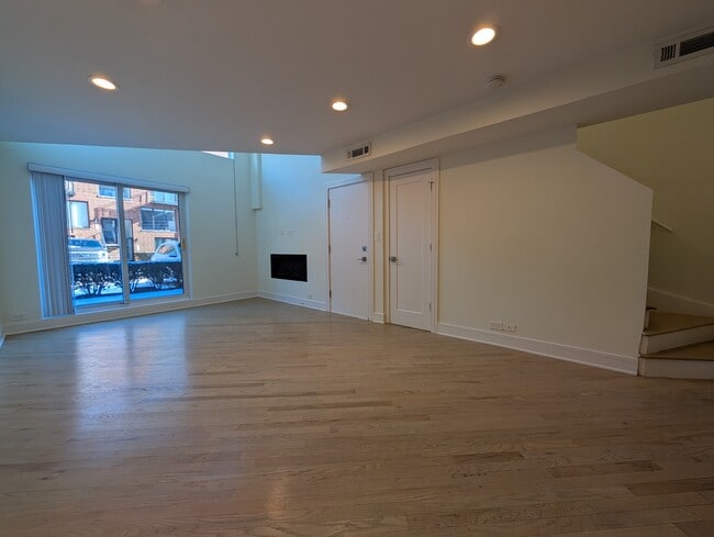 Photo - 3763 N Sheffield Ave Unit 954G102