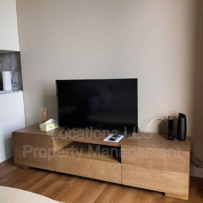 Photo - 987 Queen St Unidad #3806