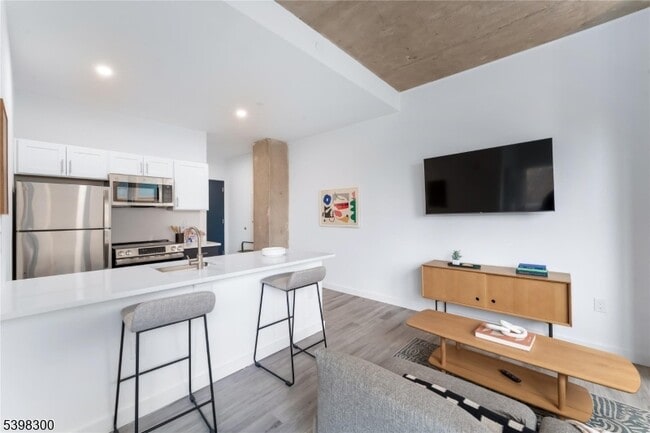 Photo - 10 Commerce Ct Unit 2G