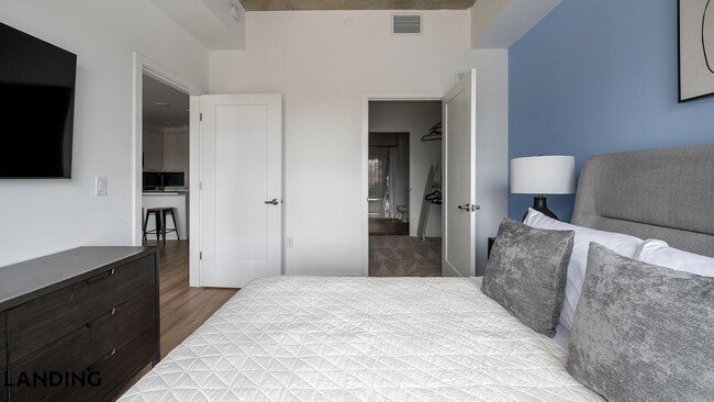 Photo - 1801 Patterson St Unit 324