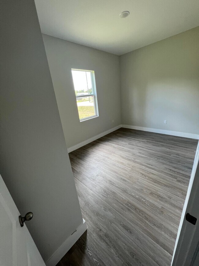 595 Geneva Ave