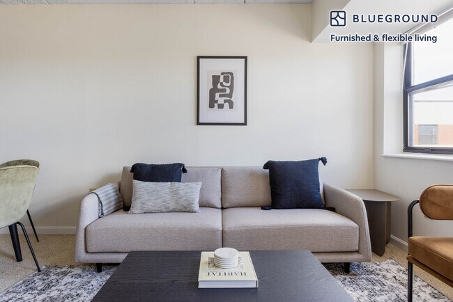 Photo - 10 Magazine St Unidad FL10-ID680