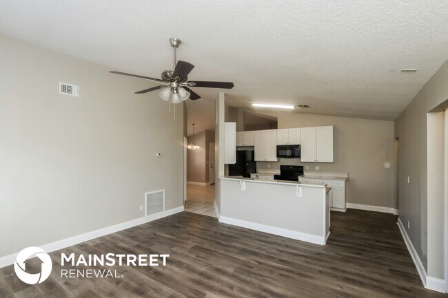Photo - 1152 Essen Ave NW