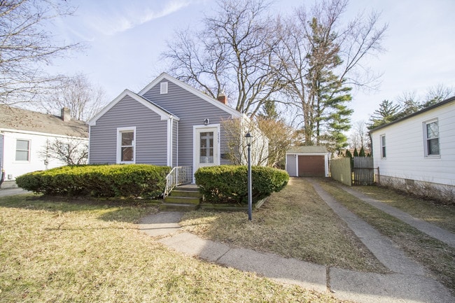 Building Photo - 2355 Ward St