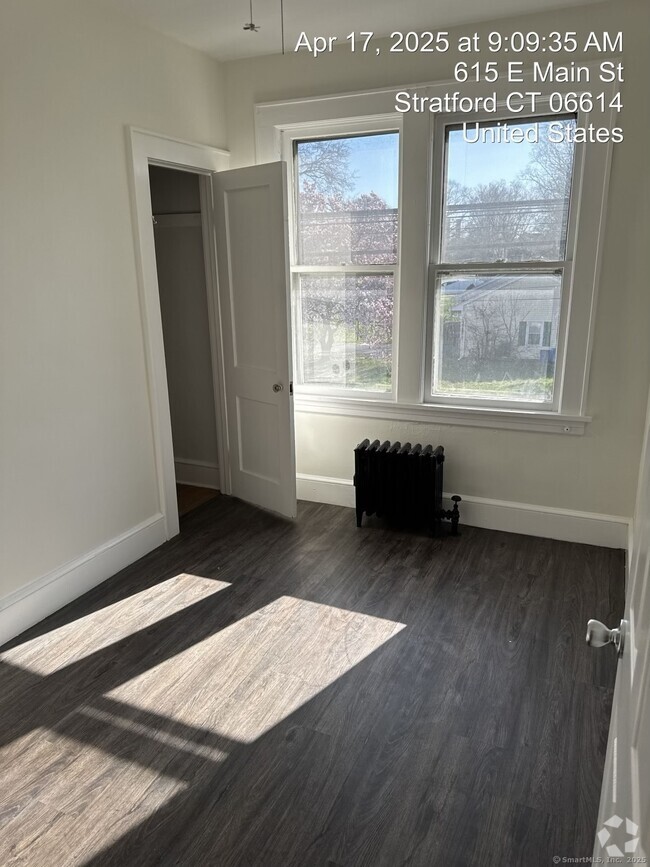 Building Photo - 613 E Main St Rental