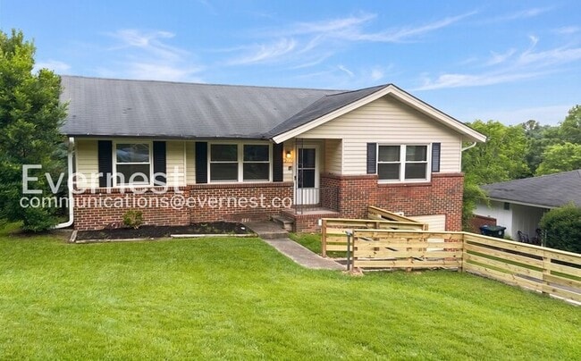 Building Photo - 317 Westwood Dr
