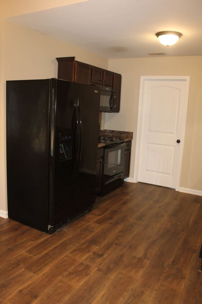 Photo - 3 Bed/2 Bath Home - 10 minutes to SJAFB!
