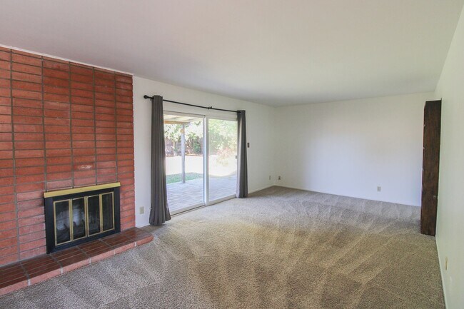 Photo - Unique Large Floor Plan for this 5 Bedroom...