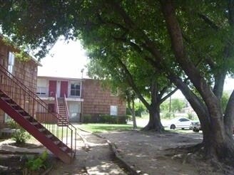 Whispering Oaks - Whispering Oaks