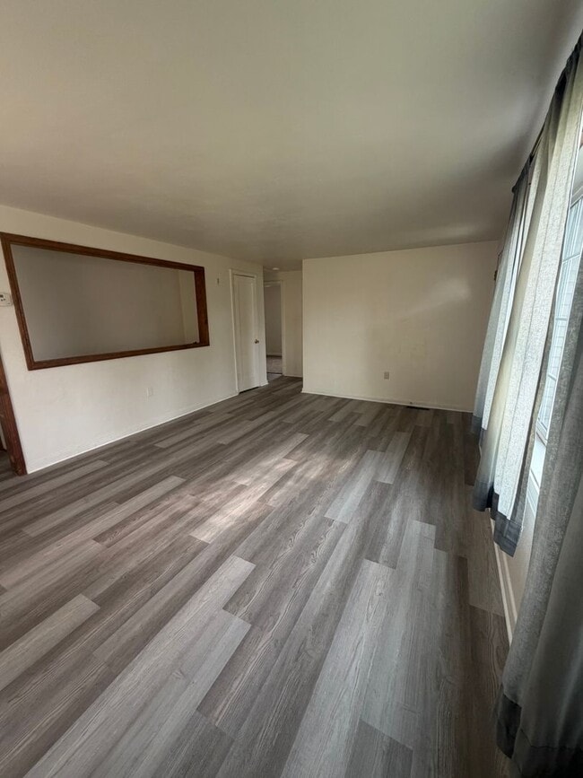 Photo - 2211 W Olympic Ave